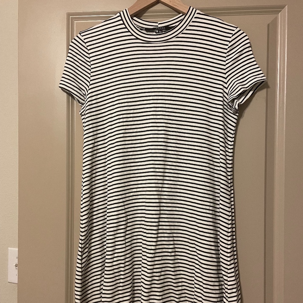 Guess black and white striped mini dress - Medium